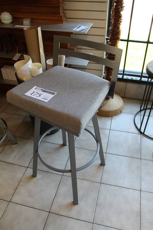 lot 175 image: Bar Chair
