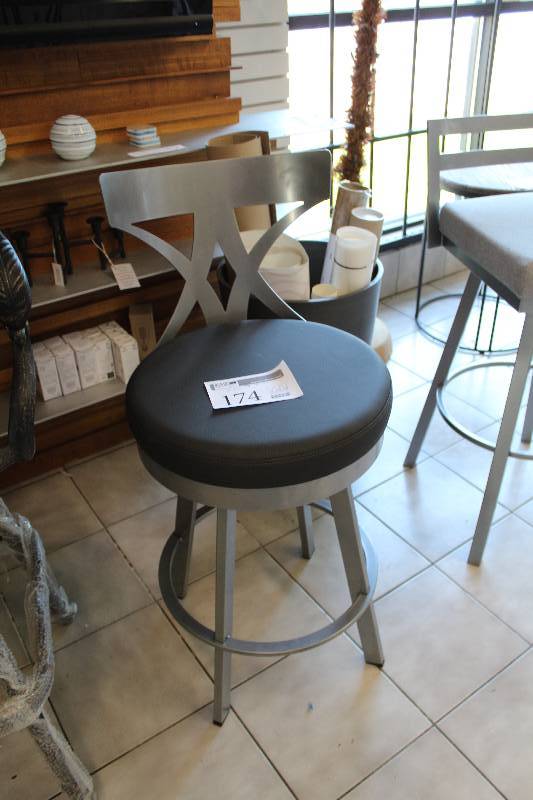 lot 174 image: Bar Chair