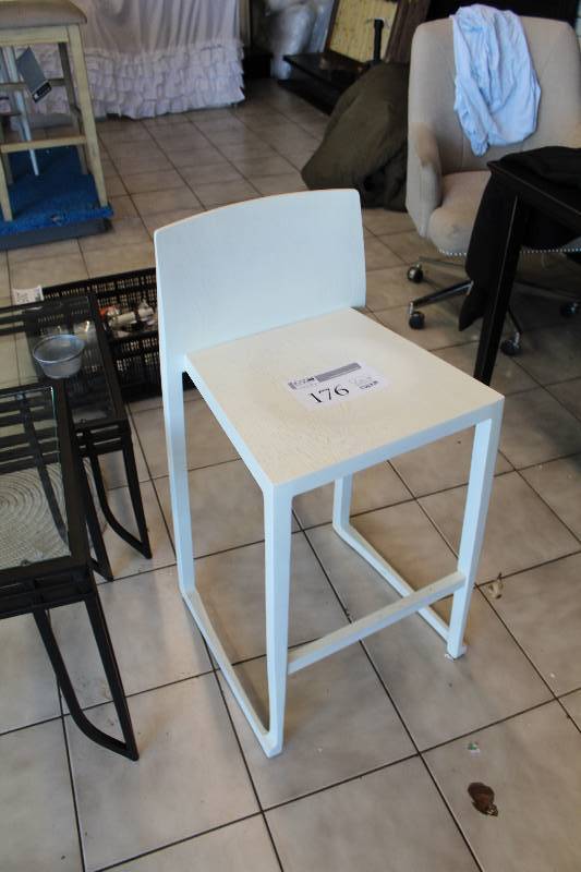 lot 176 image: Wood Chair