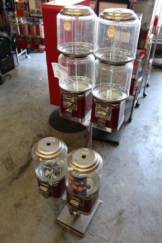 lot 79 image: Beaver 6-Head $.25 Gumball Dispenser