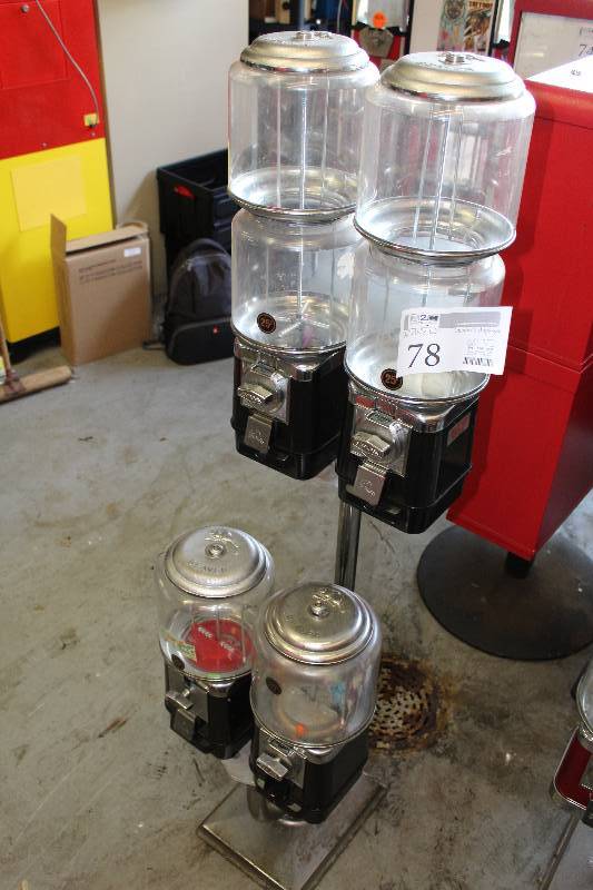 lot 78 image: Beaver 6-Head $.25 Gumball Dispenser