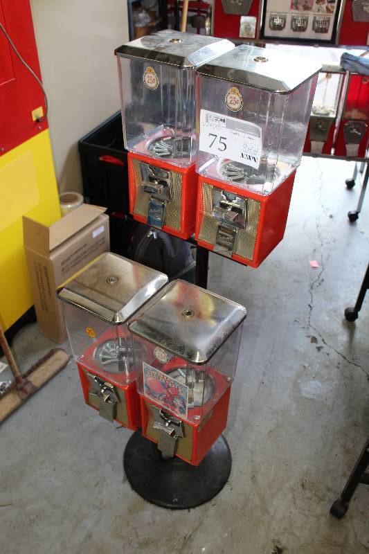 lot 75 image: Northwestern 2-Head $.25 Gumball Dispenser