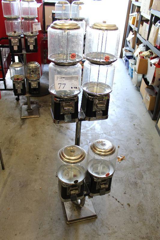 lot 77 image: Beaver 6-Head $.25 Gumball Dispenser