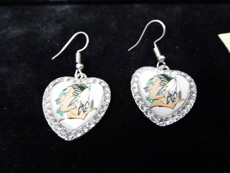 lot 12 image: UND Earrings