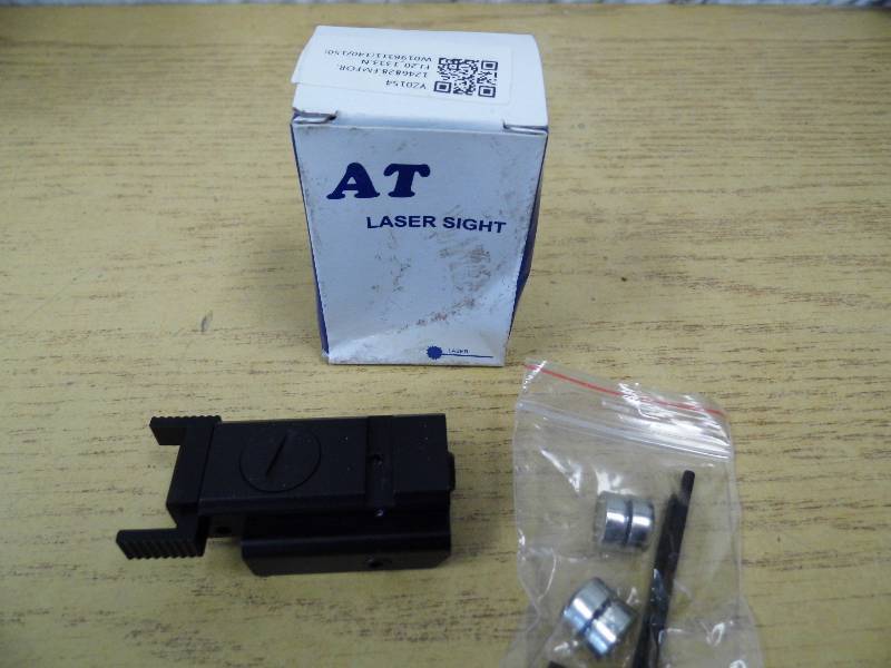 lot 20 image: Crimson Trace Style Pistol Laser