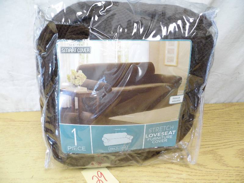 lot 29 image: Loveseat Cover