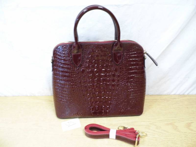 lot 51 image: Purse