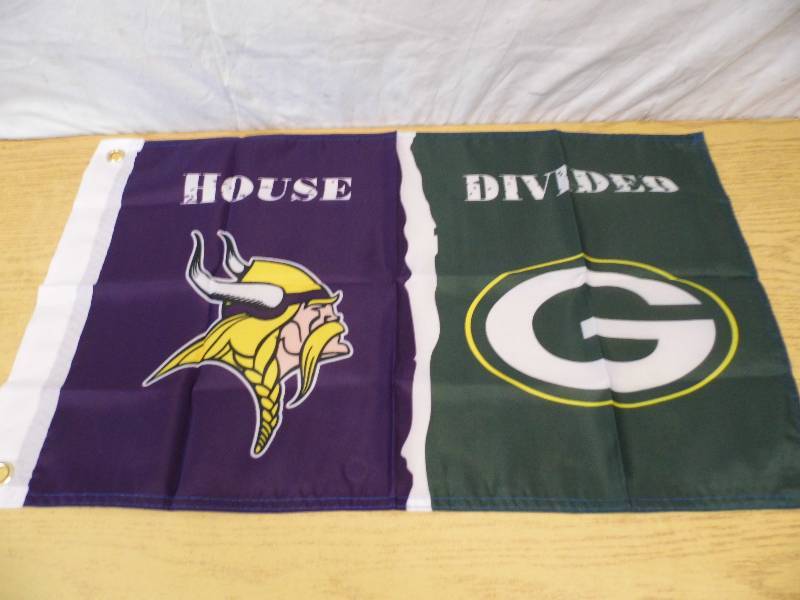 lot 102 image: Vikings  Green Bay Flag