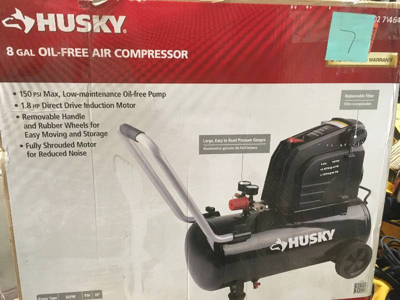 HUSKY 8G 150 PSI Hotdog Air Compressor in like new conditions