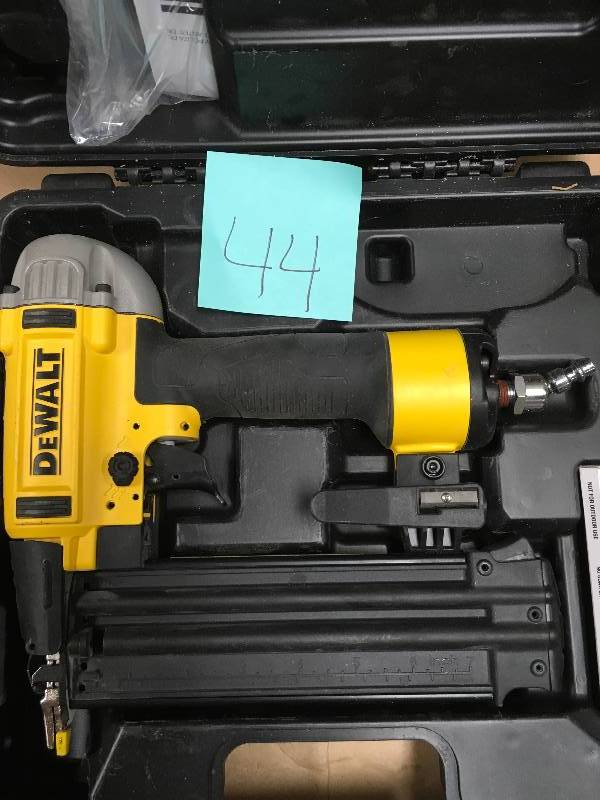 DEWALT 18-Gauge Pneumatic Brad Nailer