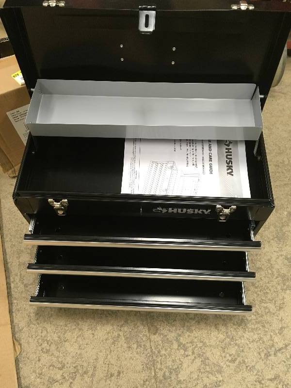 Husky 20 In 3 Drawer Portable Tool Box With Tray Whit Damage In