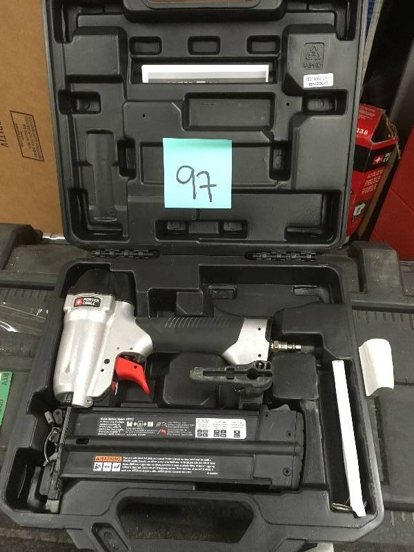 PORTER CABLE 18-Gauge Pneumatic Brad Nailer Kit