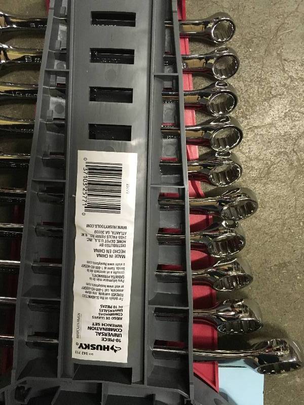 lot 4 image: HUSKY Metric Universal Combination Wrench Set (10-Piece) in good conditions