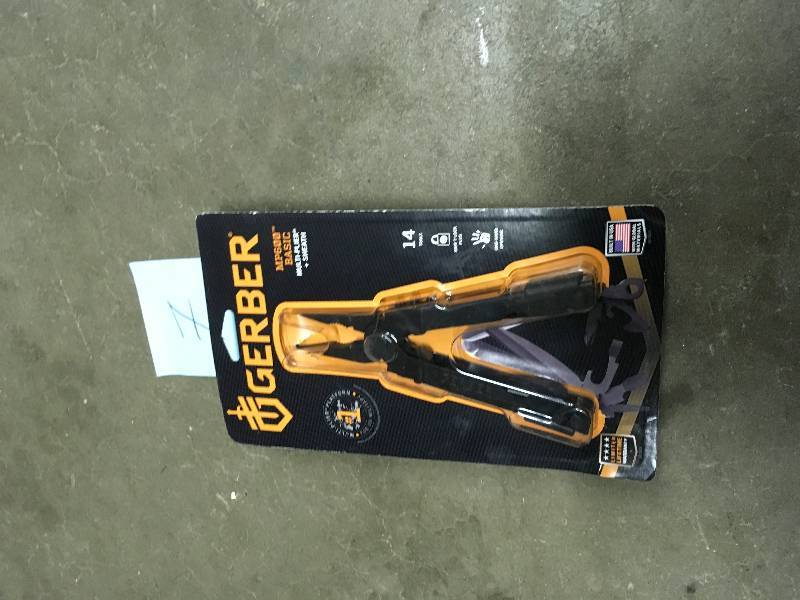 lot 7 image: GERBER  MP600 Basic 14-in-1 Multi-Tool in Black new