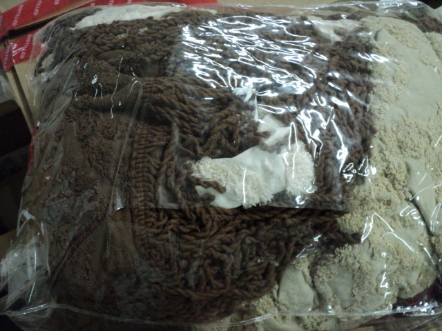 lot 27 image: queen size chenille bedspread...