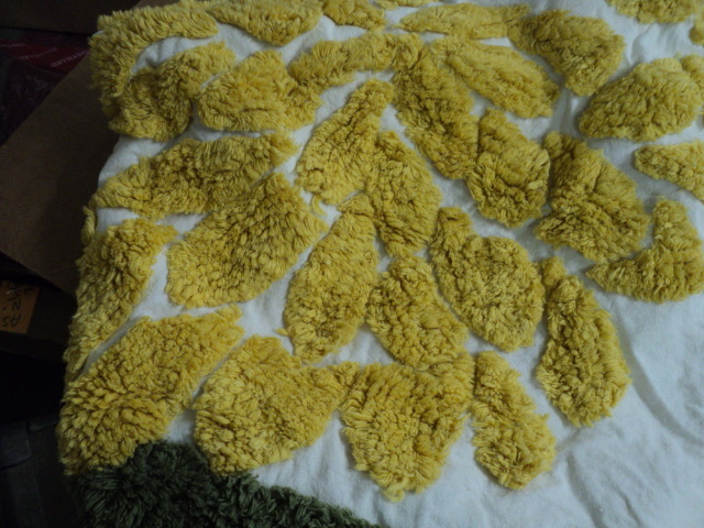 lot 32 image: garden chenille bedspread twin size...