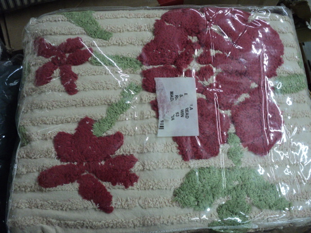 lot 37 image: twin size garden flowers chenille b...