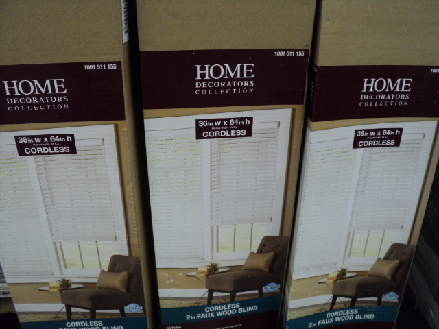 lot 44 image: 3 blinds 36 x 64...
