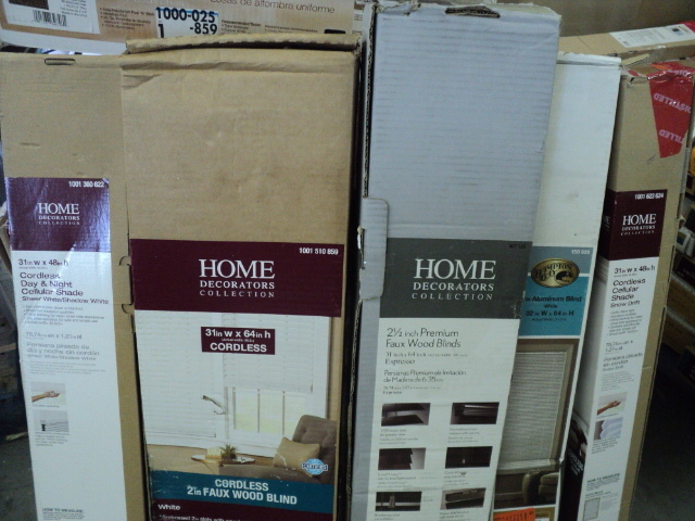 lot 58 image: 5 blinds 3 31 x 64 and 2 31 x 48...