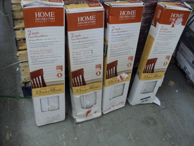 lot 62 image: 4 blinds 23 x 48...
