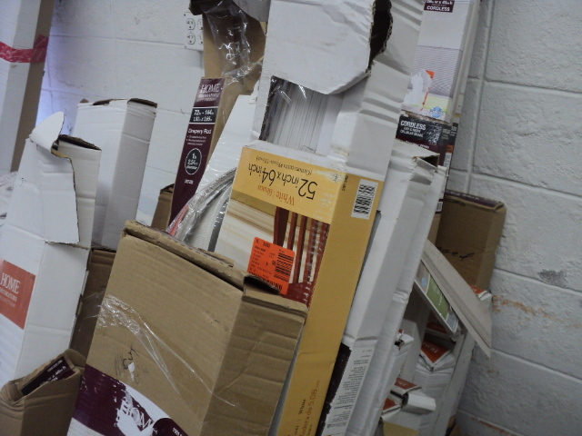 lot 67 image: all blinds pictured, some are mis-s...