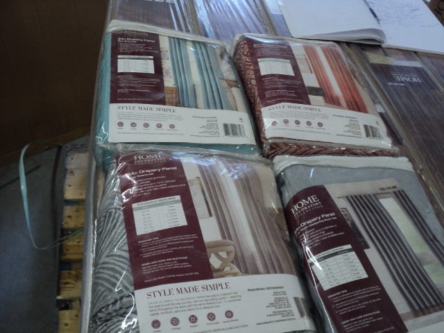 lot 79 image: 4 pairs of Home Decorator Collectio...