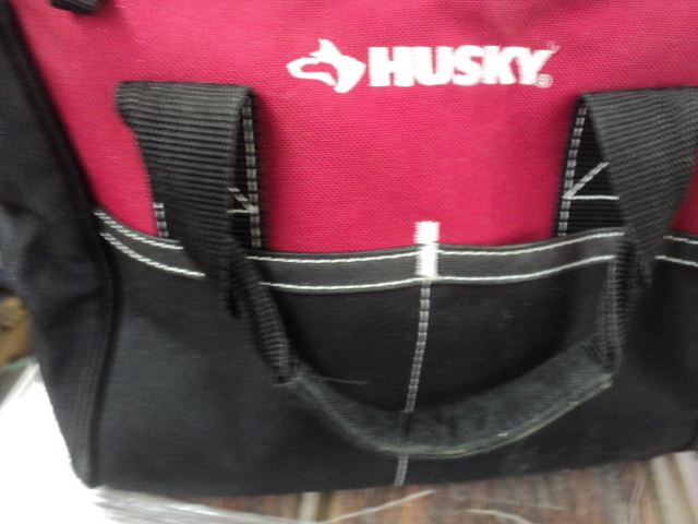 lot 81 image: Husky tool bag with Defiant flash l...
