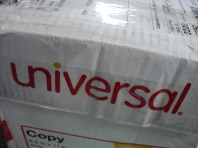 lot 86 image: 2500 sheets of Universal 8.5 x 11 p...