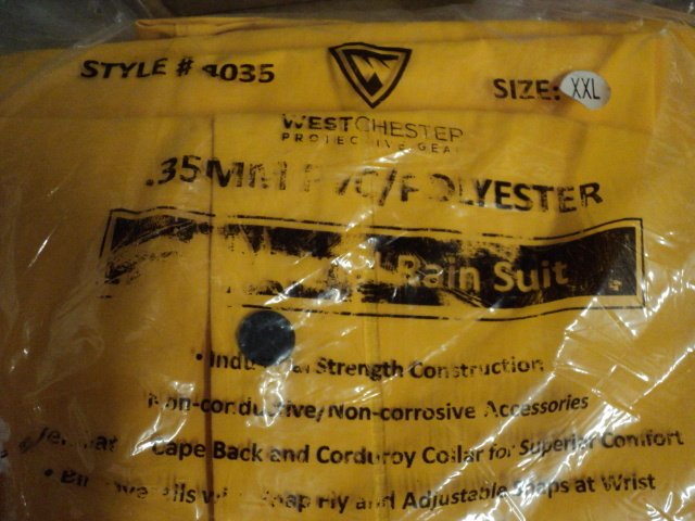 lot 101 image: XXL rain suit...