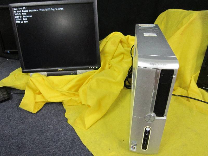 lot 214 image: Computer Tower, loads screen pictured, no further testing.  Tower only, SCREEN INCLUDED FOR DEMONSTRATION ONLY