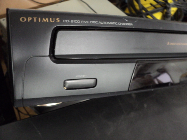 lot 132 image: Optimus 5 CD changer...
