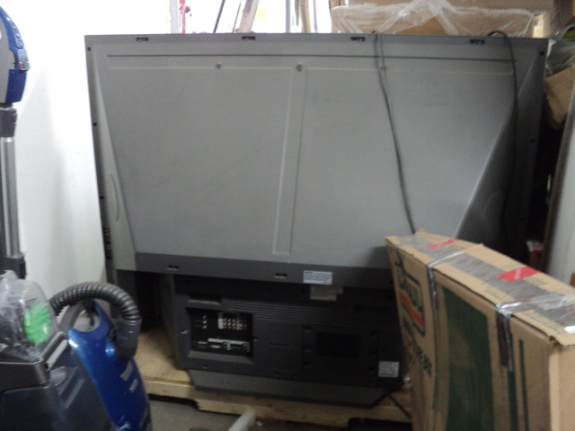 lot 162 image: Samsung 61 TV...