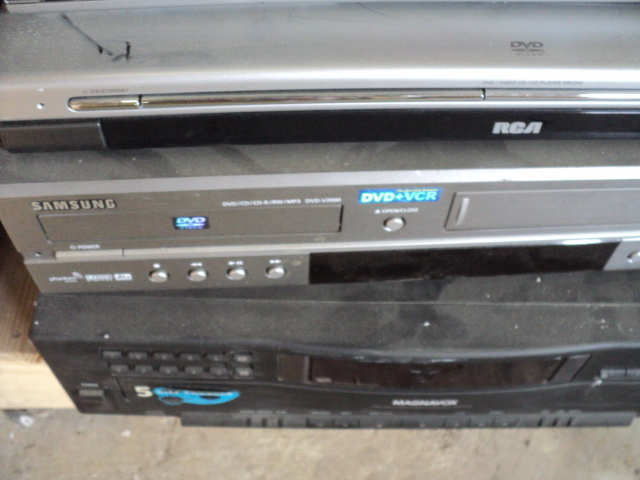 lot 163 image: Phillips, Samsung, RCA and Magnavox...