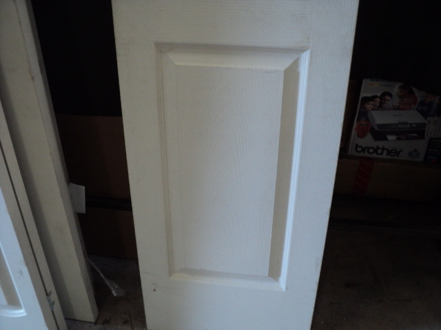 lot 178 image: Jeld-Wen 18 x 80 hollow core door...