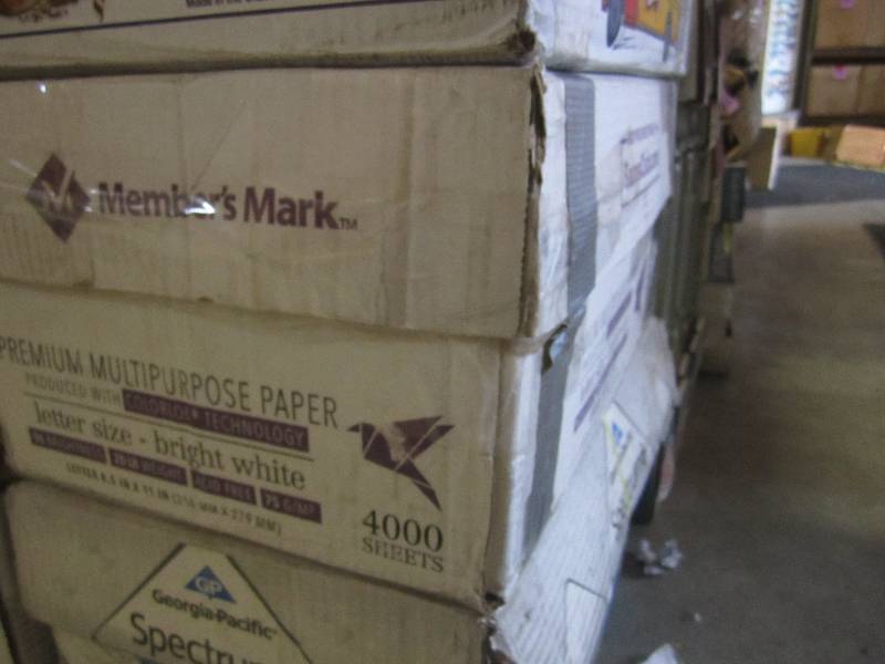 lot 5 image: Case of 4000 Sheets 8,5 x 11 Prin...