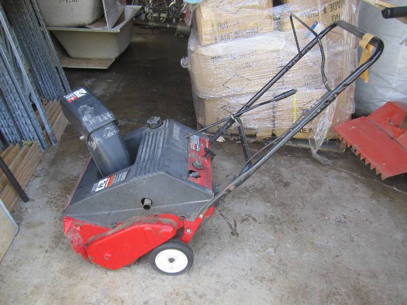 lot 23 image: MTD Yard Machines Snow Blower 2-Cyc...