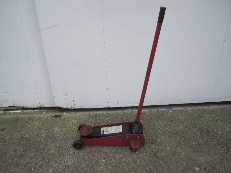 lot 36 image: Tool Shop 2 14 Ton Floor Jack 26 ...