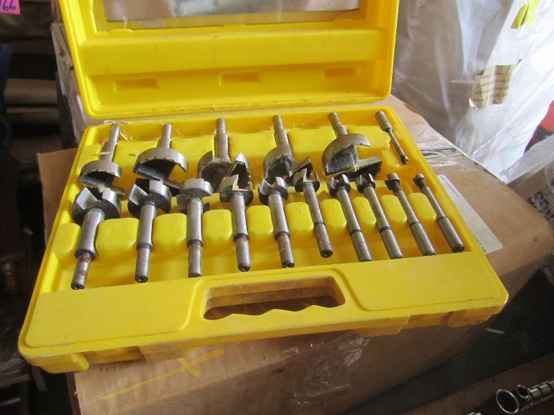 lot 40 image: 16 piece Forstner Bit Set in Case  ...