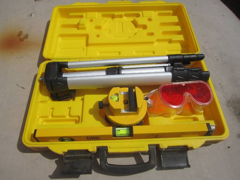 lot 42 image: Tool Shop 16 Laser Level with Tri-...