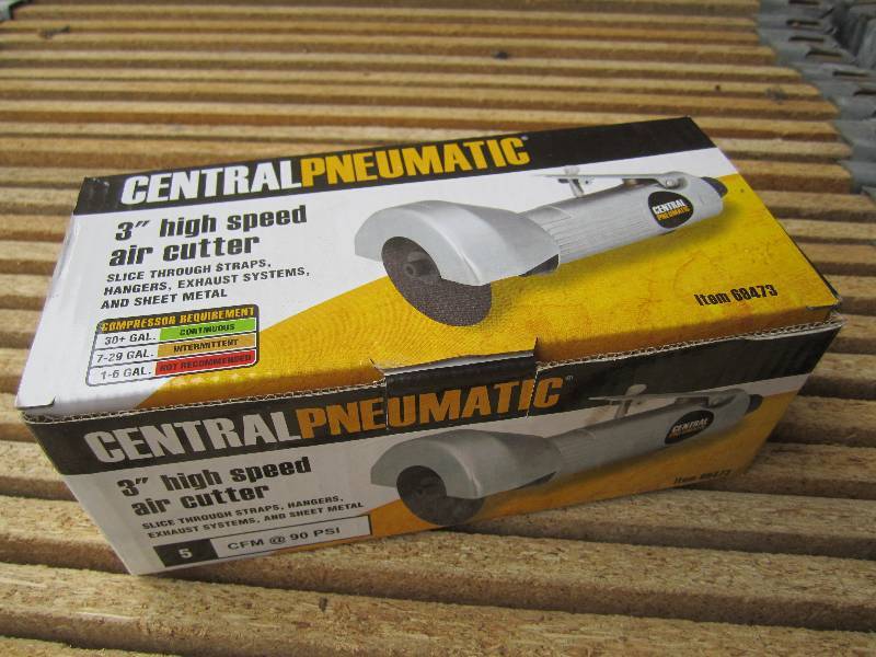 lot 51 image: Central Pneumatic 3 High Speed Air...