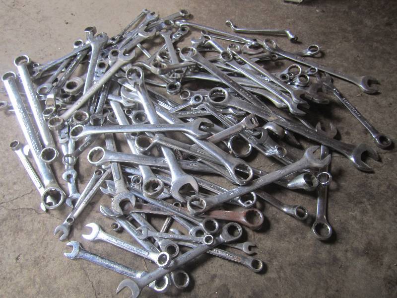 lot 82 image: Huge Lot of Wrenches  RED...