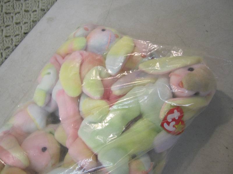 lot 93 image: Lot of 12 TY Beanie Baby Hippie R...