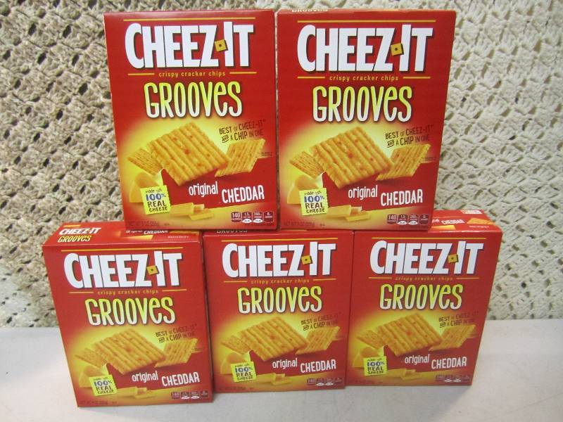 lot 94 image: 5 Boxes of Cheez-It Grooves Origina...