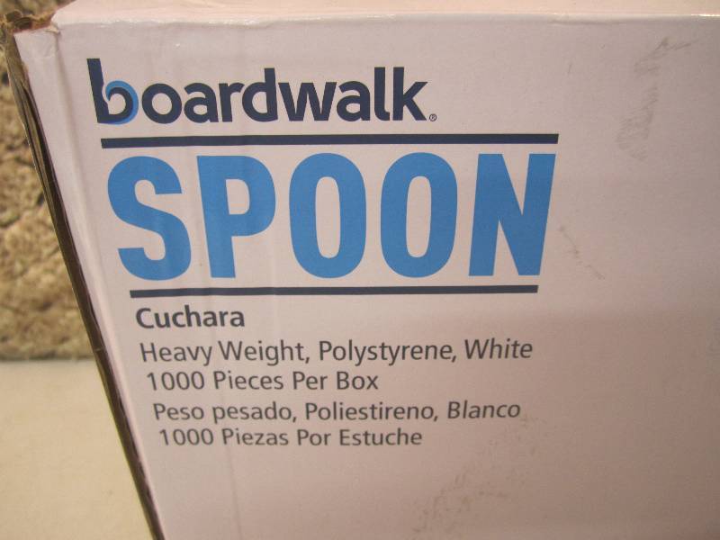 lot 130 image: Case of 1000 Heavy Weight White Pla...
