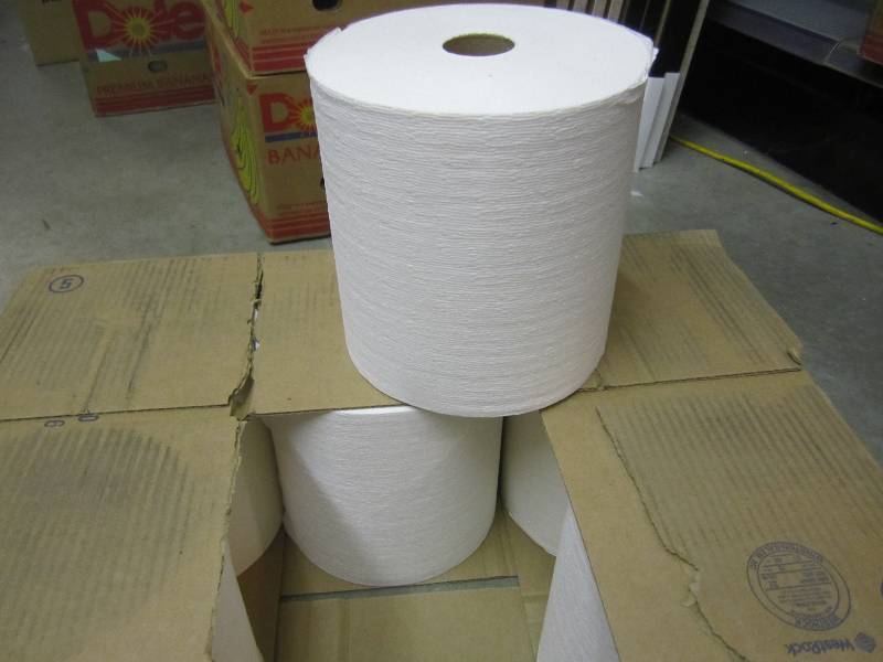 lot 137 image: Case of 6 Rolls of Kleenex Roll Tow...