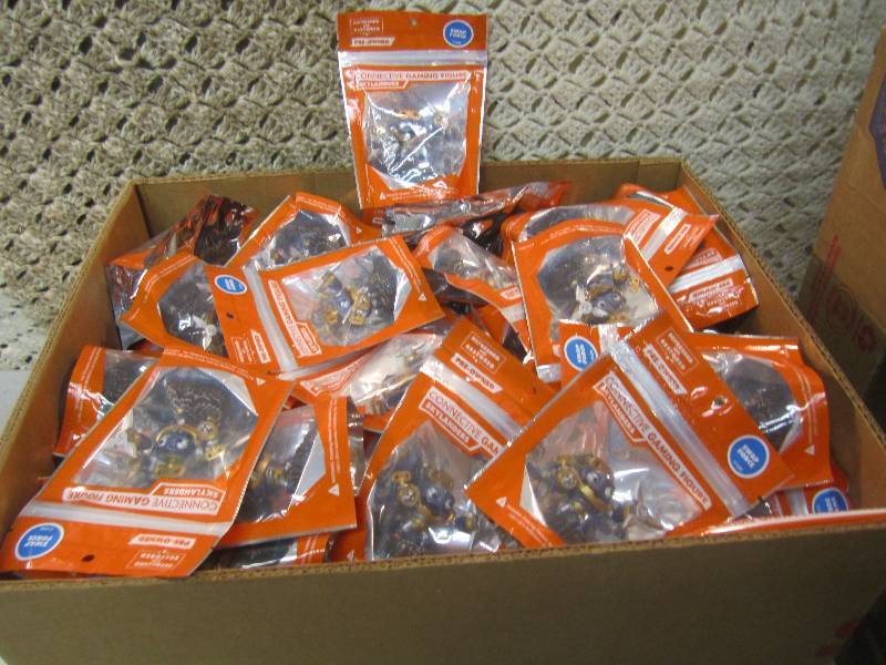 lot 186 image: 100 Skylanders Connective Gaming Fi...
