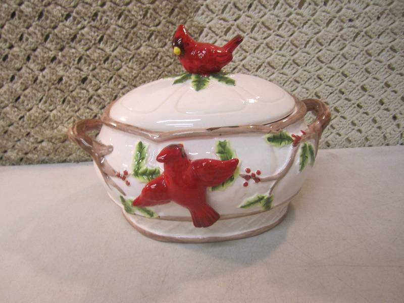 lot 210 image: Large Ceramic Cardinal Container wi...