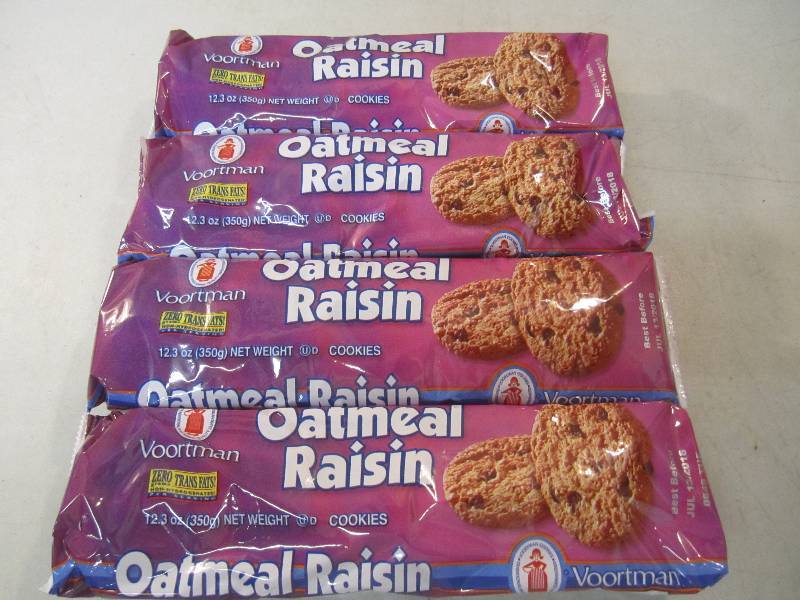 lot 251 image: 4 Packs of Oatmeal Raisin Cookies B...