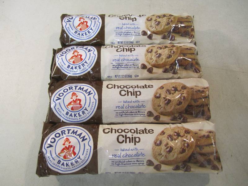 lot 254 image: 4 Packs of Chocolate Chip Cookies B...