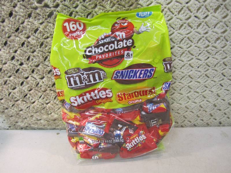 lot 267 image: Large Bag of Mixed Candy 160 Pieces...